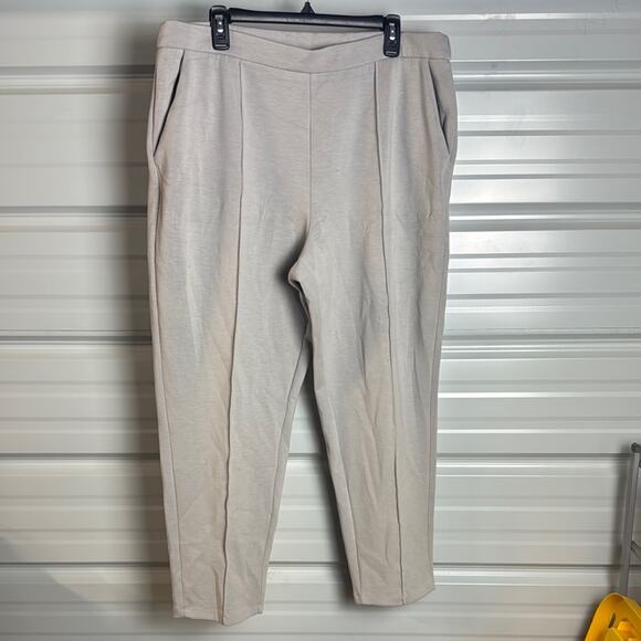 Banana Republic Scuba Knit Commuter Slim Gray Straight Leg Relaxed Pants - Picture 1 of 7